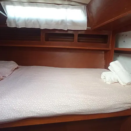 Barcelona Boat Experience Botel