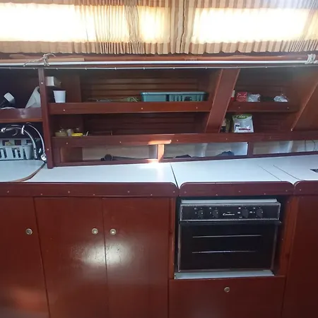 Barcelona Boat Experience 船屋 *