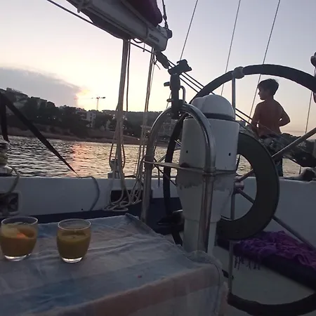 Barcelona Boat Experience Botel *